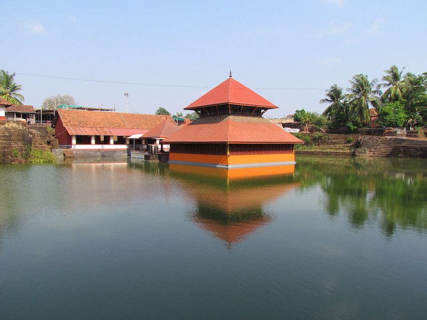 Ananthapura Lake Temple.jpg