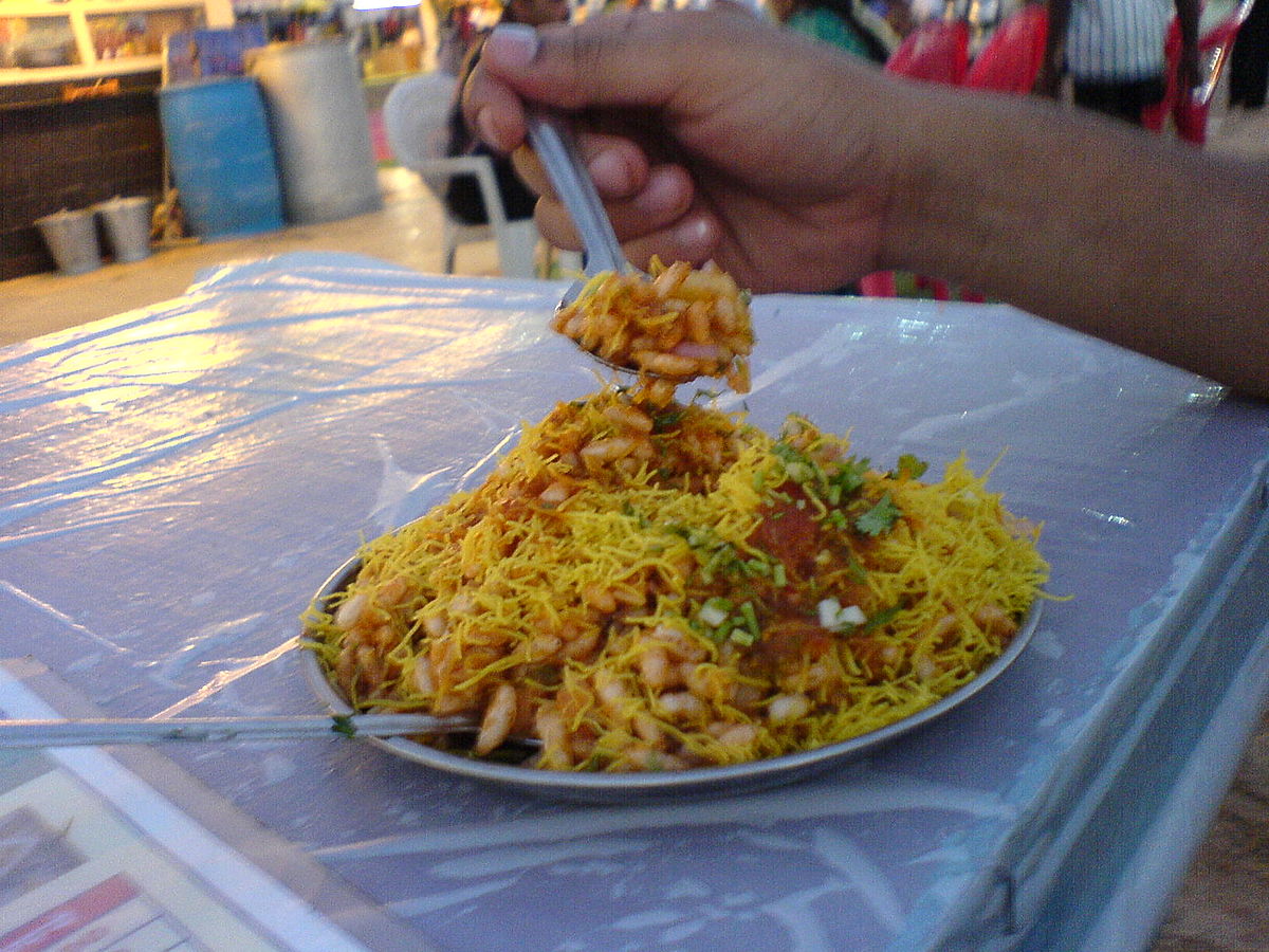 Bhel_Puri_at_Juhu_Beach.jpg
