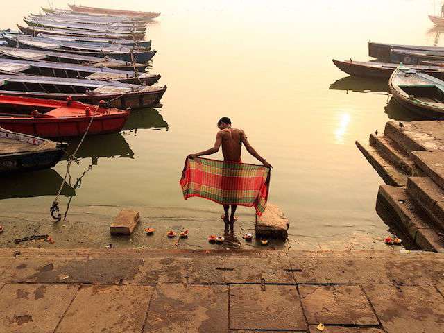 Dashashwamedh-Ghat-in-Varanasi.jpg