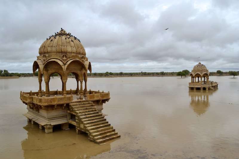 Gadsisar-Lake-in-Jaisalmer.jpg