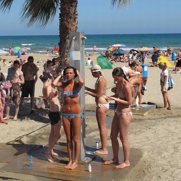 Girls in Bikini at Goa beach.jpg