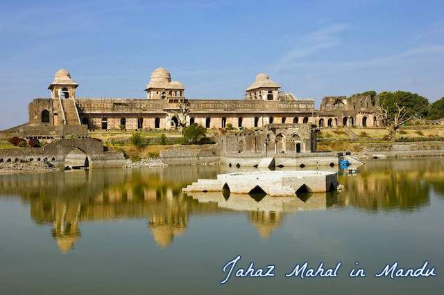 Jahaz-Mahal-Mandu.jpg
