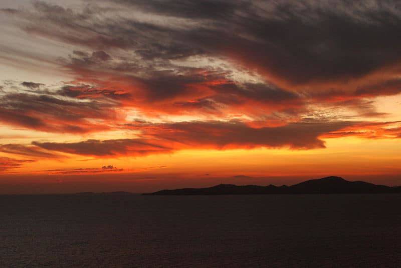 Koh Lan in Pattaya.jpg