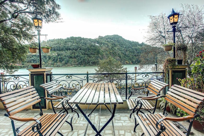 Lakeside.jpg