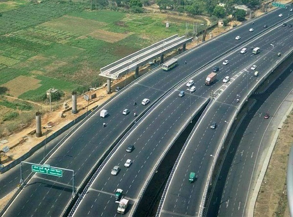 Mumbai-Pune-expressway.jpg