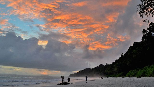 Radha Nagar Beach at Dusk, Andaman.jpg