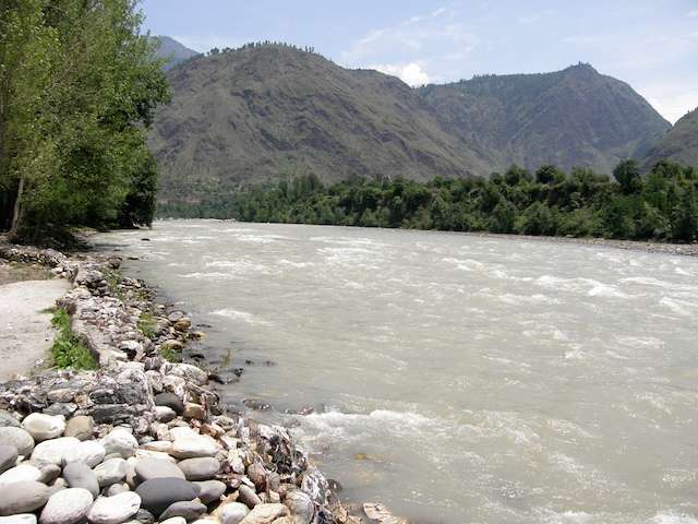river at manali.jpg