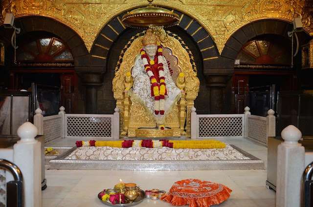 Sai-samadhi-mangir.jpg