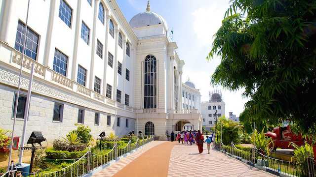 Salar-Jung-Museum-in-Hyderabad.jpg