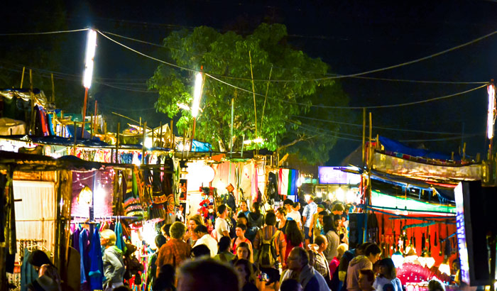 Saturday-Night-Market-in-Arpora-goa.jpg