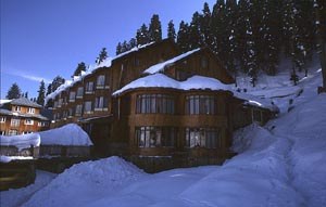 snow-house hotel and resturant at gulmarg.jpg