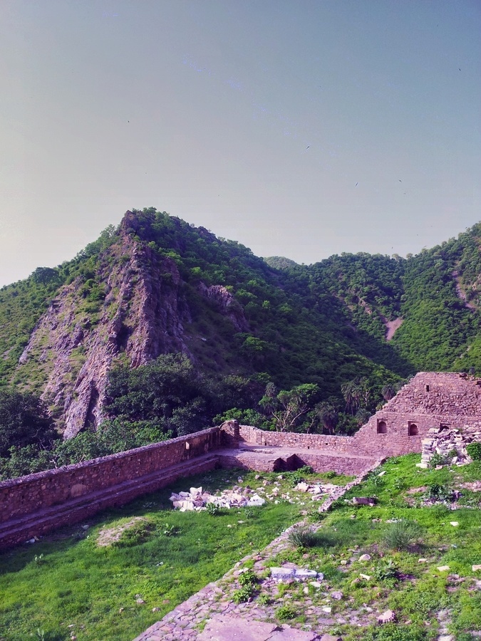 Bhangarh fort palace top floor