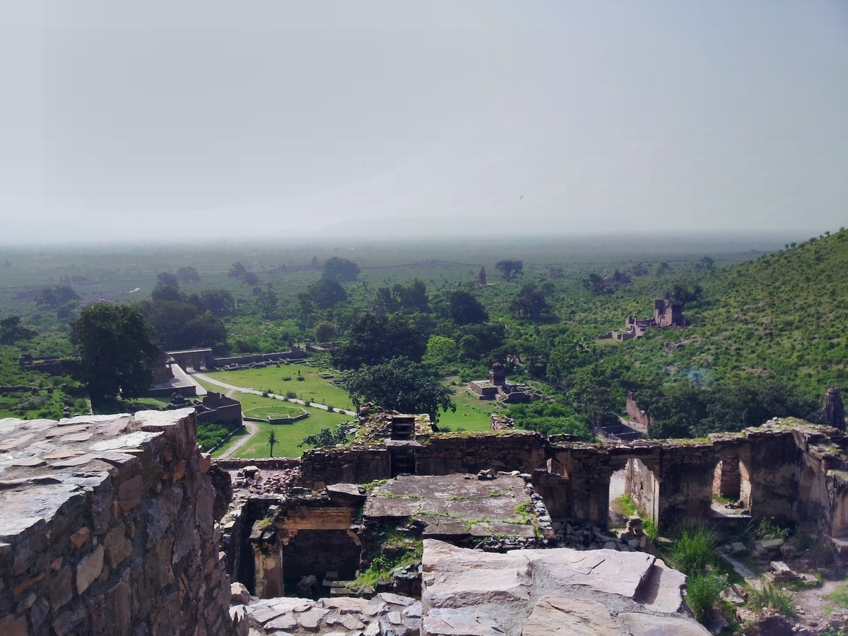 Bhangarh fort palace view