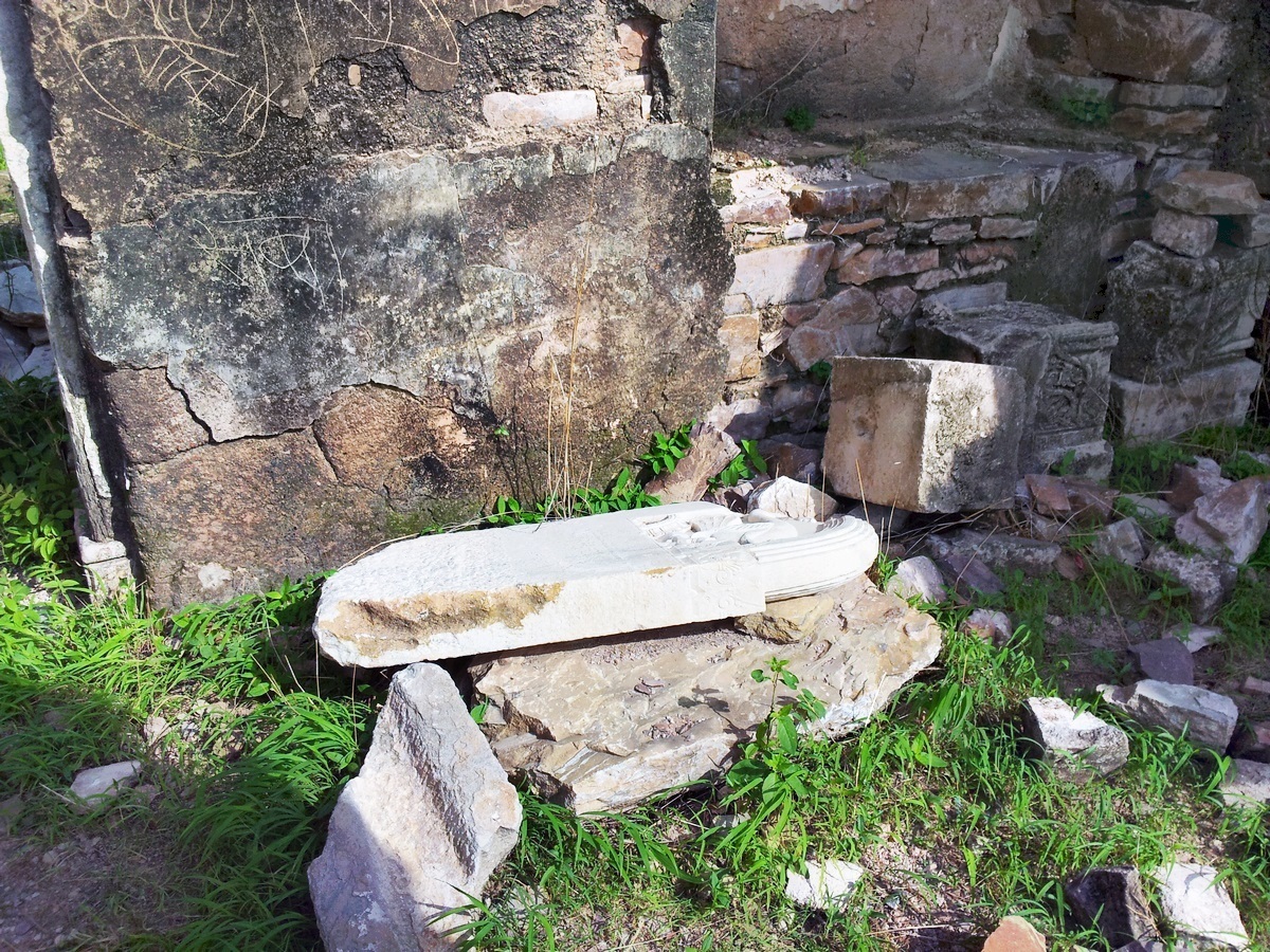 Bhangarh fort stone work